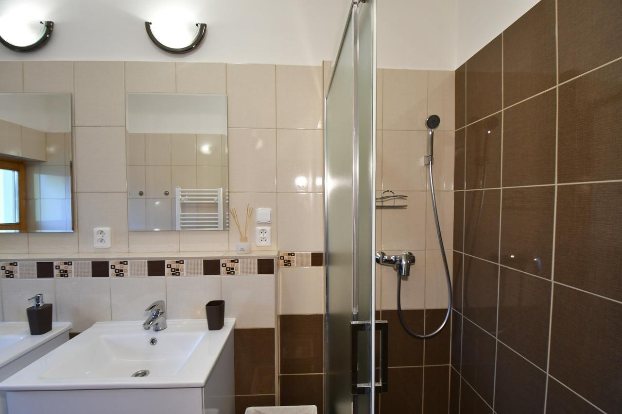 Apartman U Sarky Valaska Ngoại thất bức ảnh